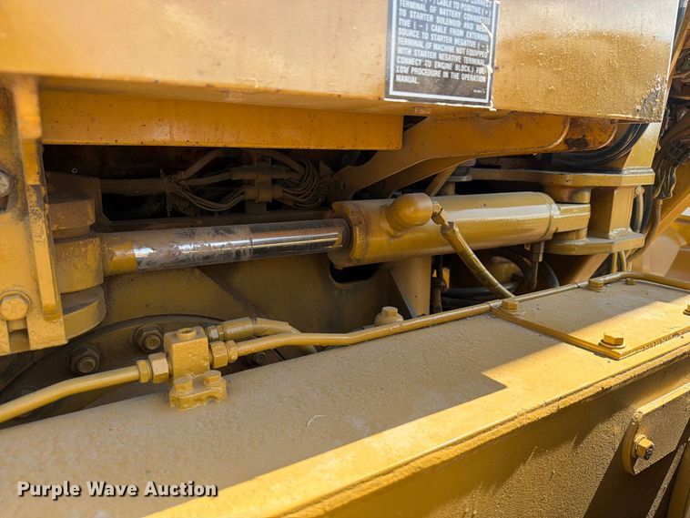 image for item FN3604 2002 Caterpillar 143H VHP motor grader
