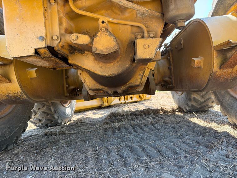 image for item FN3604 2002 Caterpillar 143H VHP motor grader