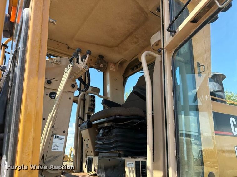 image for item FN3604 2002 Caterpillar 143H VHP motor grader