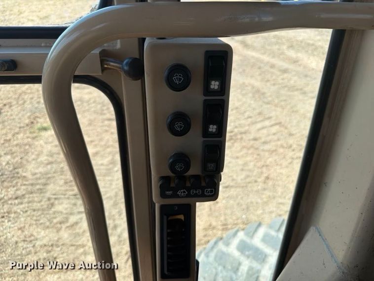 image for item FN3604 2002 Caterpillar 143H VHP motor grader