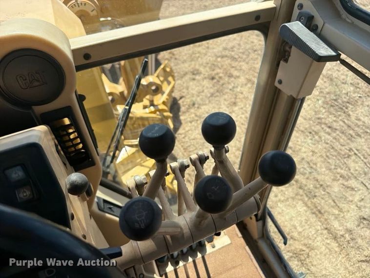 image for item FN3604 2002 Caterpillar 143H VHP motor grader