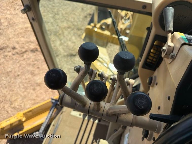 image for item FN3604 2002 Caterpillar 143H VHP motor grader