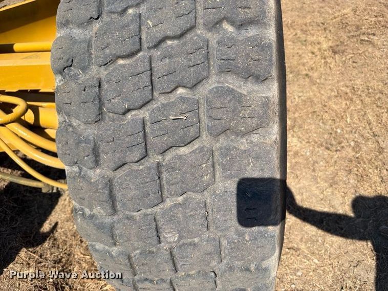 image for item FN3604 2002 Caterpillar 143H VHP motor grader