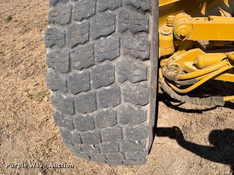 image for item FN3604 2002 Caterpillar 143H VHP motor grader