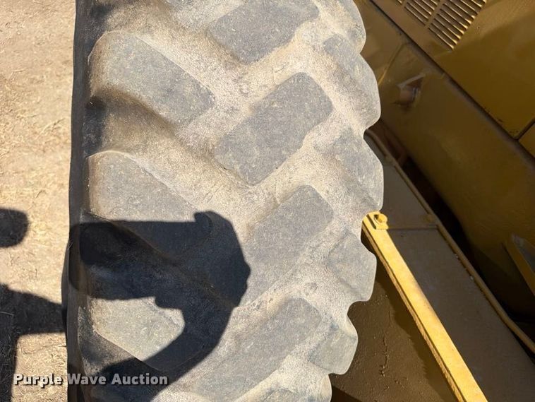 image for item FN3604 2002 Caterpillar 143H VHP motor grader