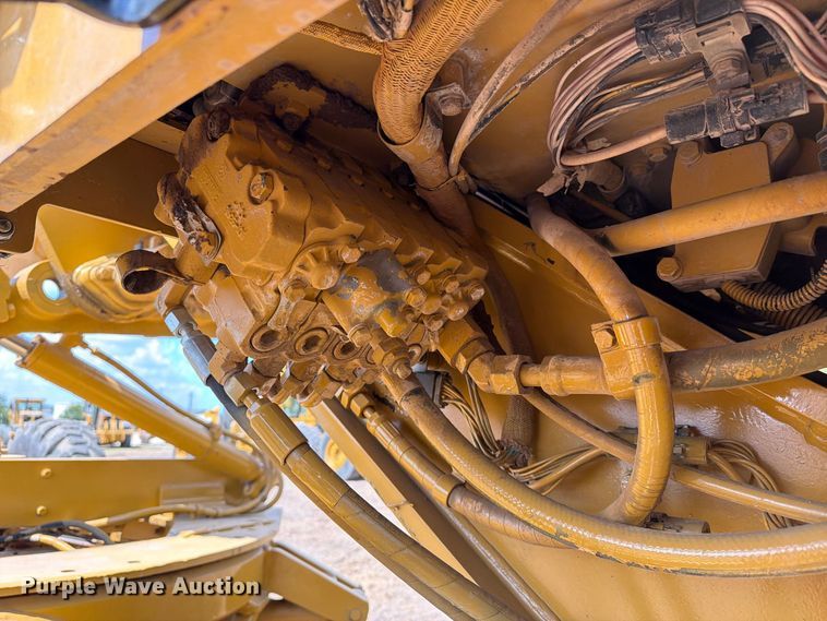 2005 Caterpillar 140H VHP