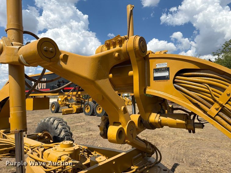 2005 Caterpillar 140H VHP