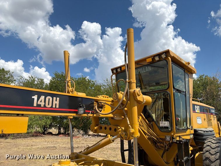 2005 Caterpillar 140H VHP