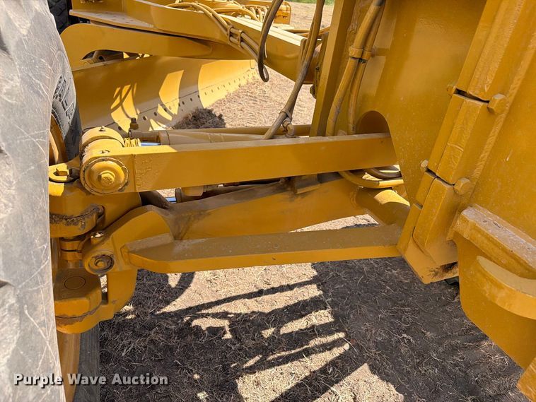 2005 Caterpillar 140H VHP