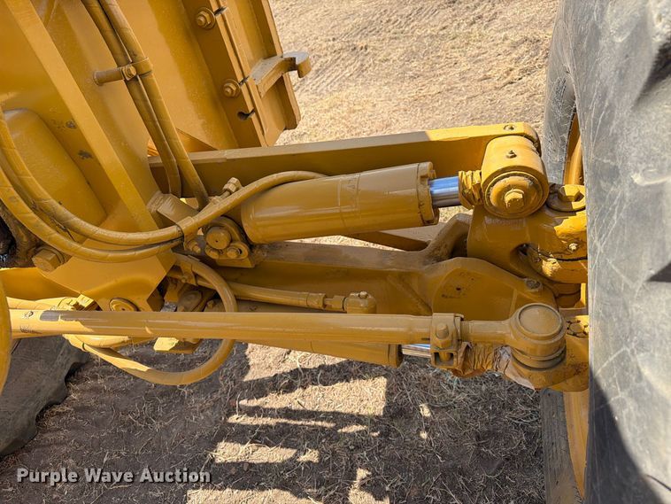 2005 Caterpillar 140H VHP