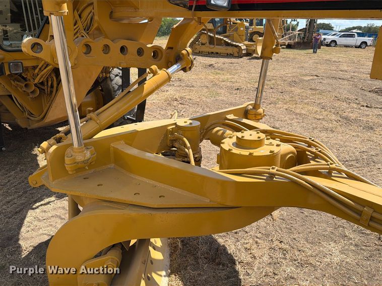 2005 Caterpillar 140H VHP