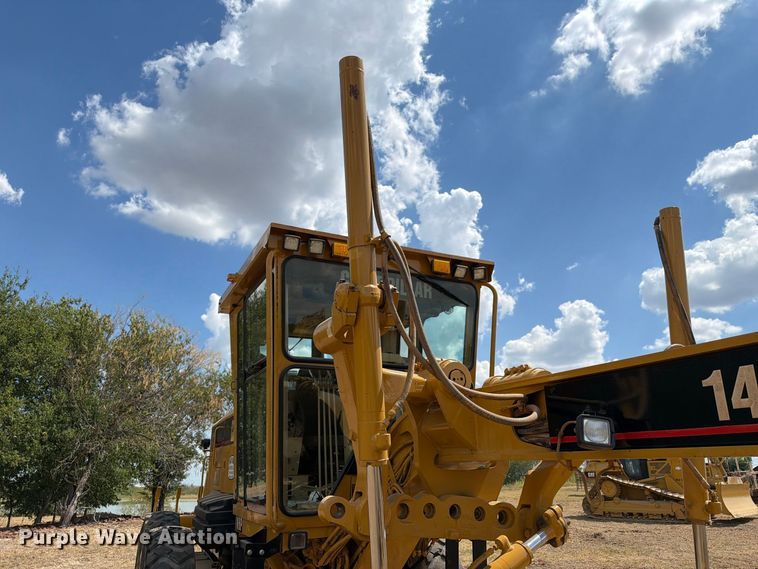 2005 Caterpillar 140H VHP