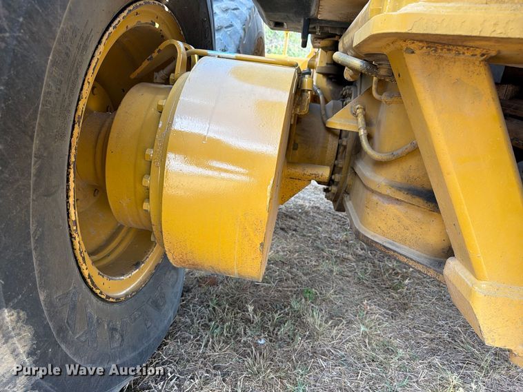 2005 Caterpillar 140H VHP