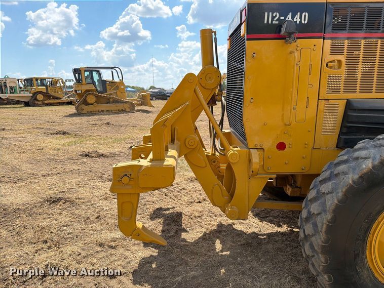2005 Caterpillar 140H VHP