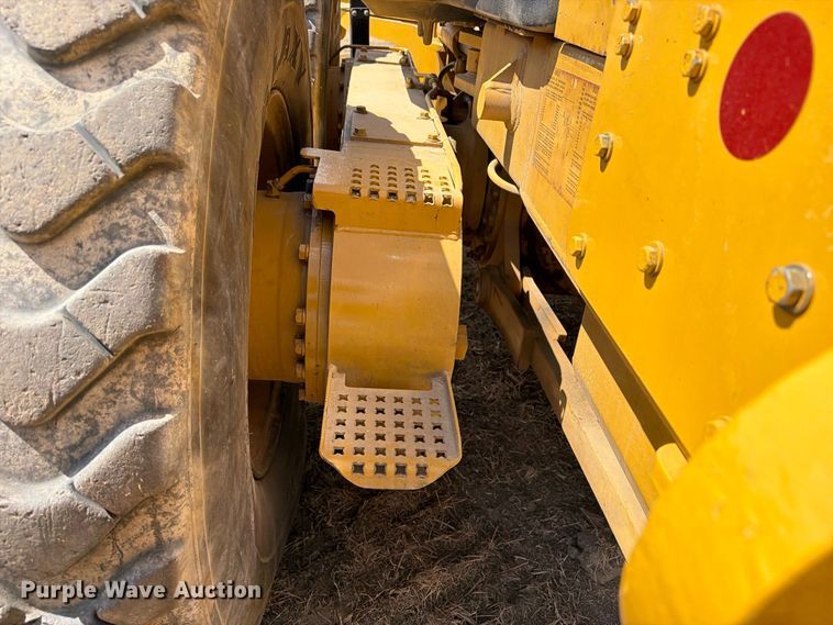 2005 Caterpillar 140H VHP