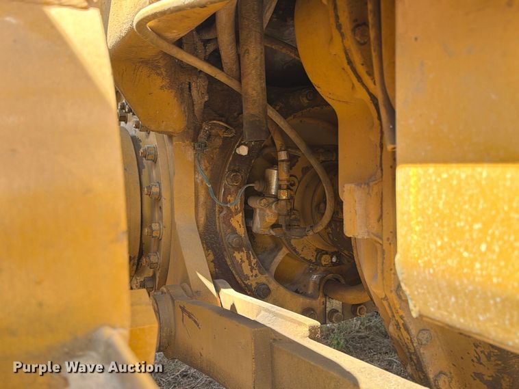 2005 Caterpillar 140H VHP