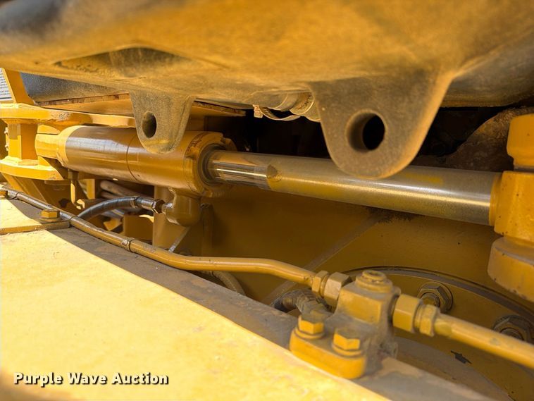 2005 Caterpillar 140H VHP
