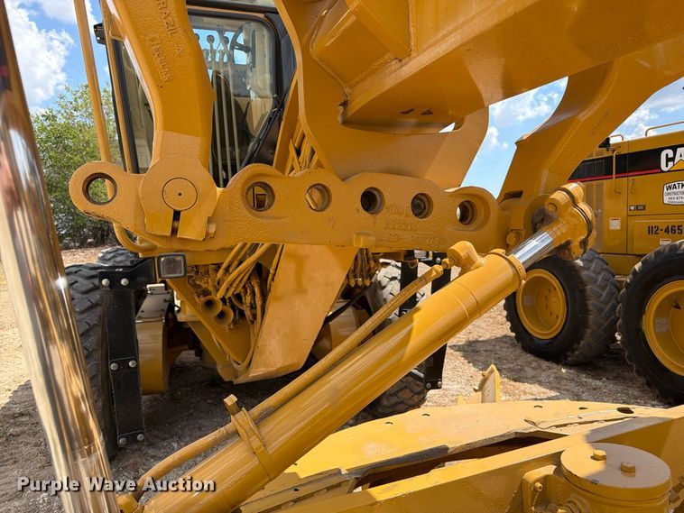 2005 Caterpillar 140H VHP