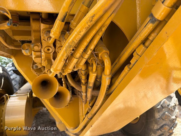 2005 Caterpillar 140H VHP