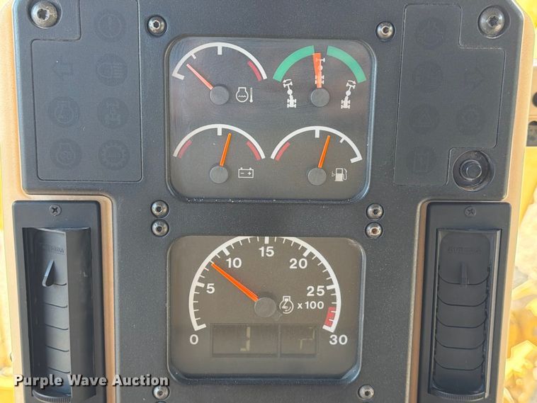 2005 Caterpillar 140H VHP