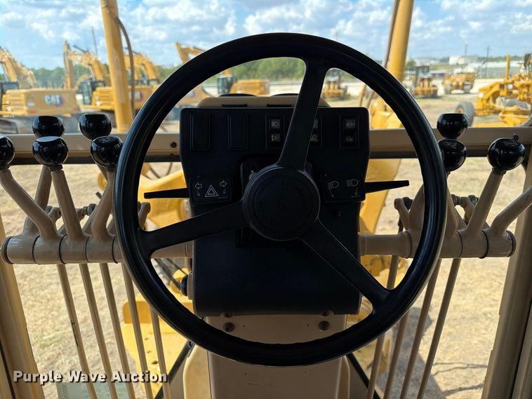 2005 Caterpillar 140H VHP