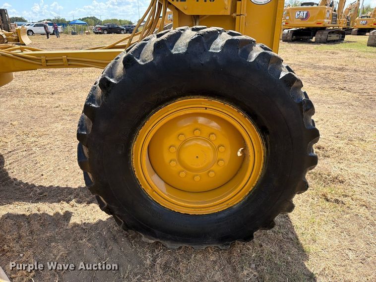2005 Caterpillar 140H VHP