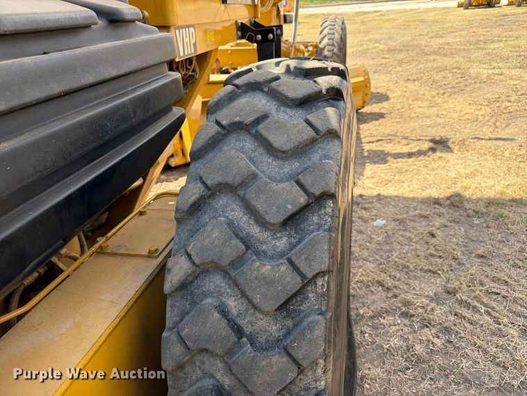 2005 Caterpillar 140H VHP