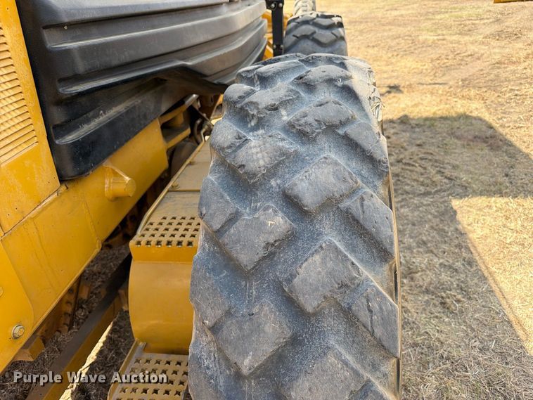 2005 Caterpillar 140H VHP
