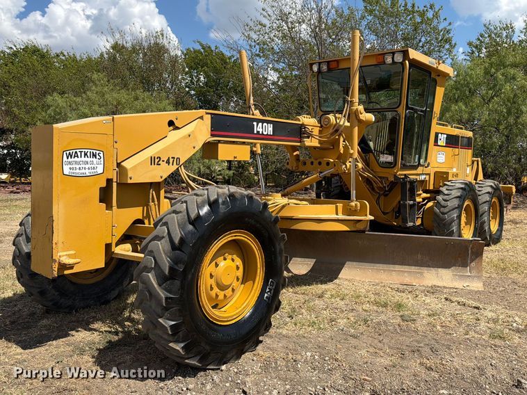 2001 Caterpillar 140H motor grader