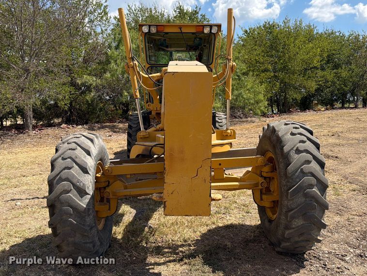 image for item FN3607 2001 Caterpillar 140H motor grader