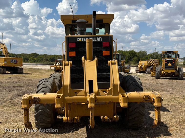 image for item FN3607 2001 Caterpillar 140H motor grader