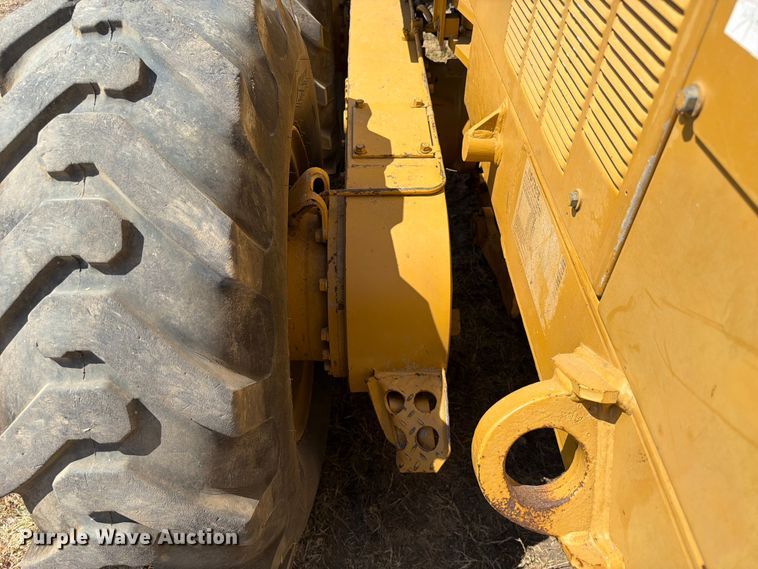 image for item FN3607 2001 Caterpillar 140H motor grader