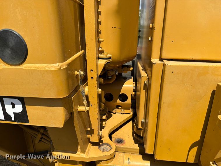 image for item FN3607 2001 Caterpillar 140H motor grader