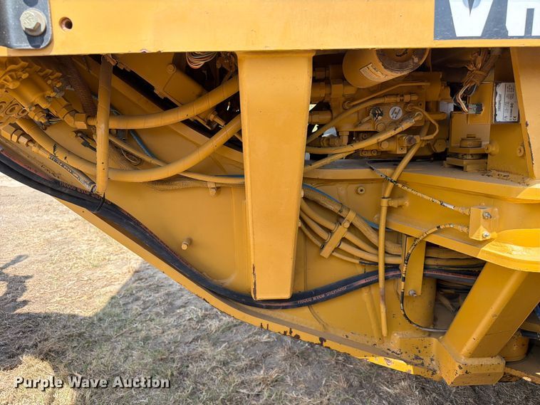 image for item FN3607 2001 Caterpillar 140H motor grader