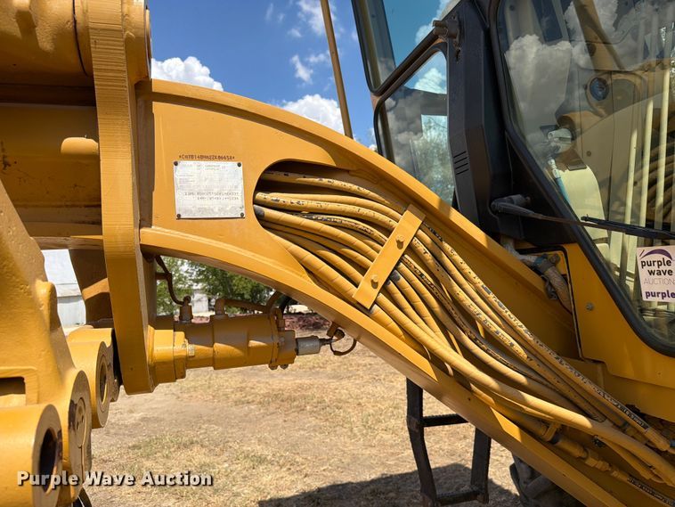 image for item FN3607 2001 Caterpillar 140H motor grader