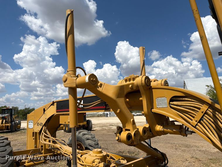 image for item FN3607 2001 Caterpillar 140H motor grader