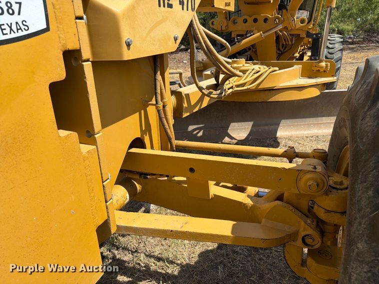 image for item FN3607 2001 Caterpillar 140H motor grader