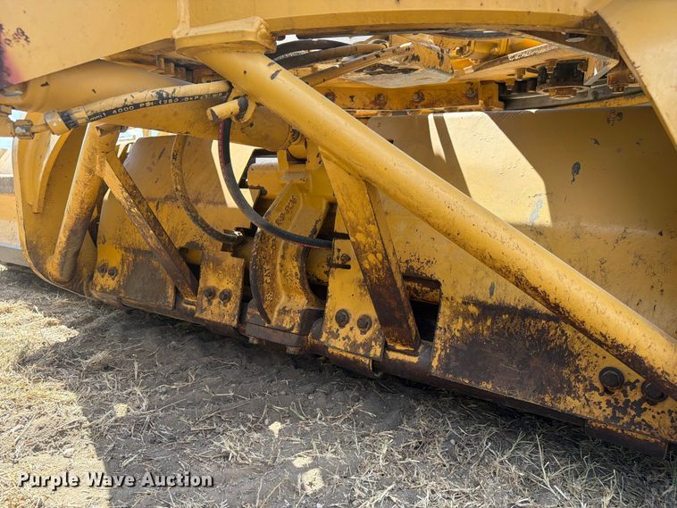 image for item FN3607 2001 Caterpillar 140H motor grader