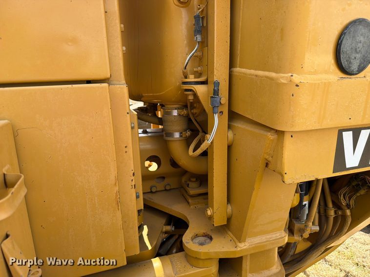 image for item FN3607 2001 Caterpillar 140H motor grader