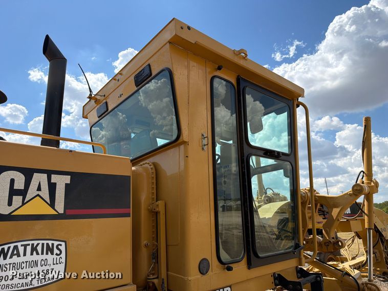 image for item FN3607 2001 Caterpillar 140H motor grader