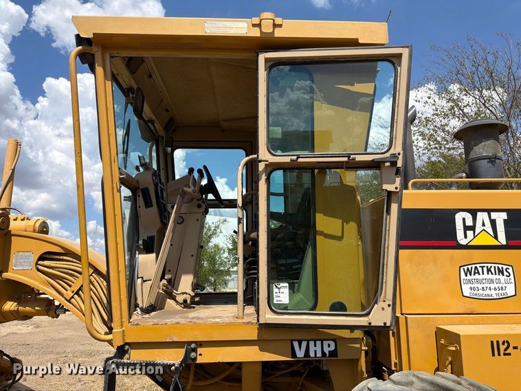 image for item FN3607 2001 Caterpillar 140H motor grader