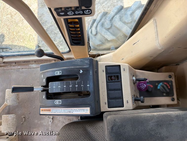 image for item FN3607 2001 Caterpillar 140H motor grader