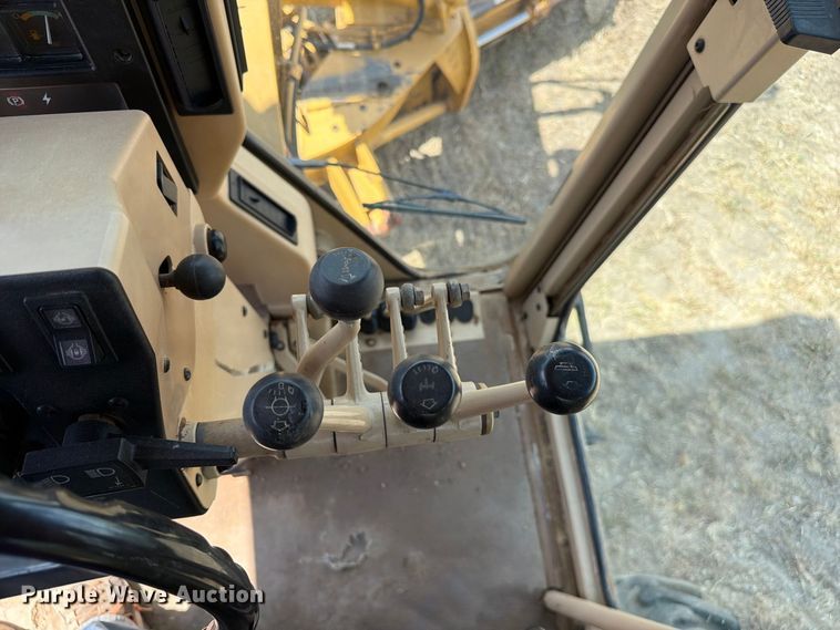 image for item FN3607 2001 Caterpillar 140H motor grader