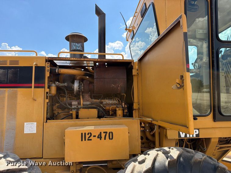 image for item FN3607 2001 Caterpillar 140H motor grader