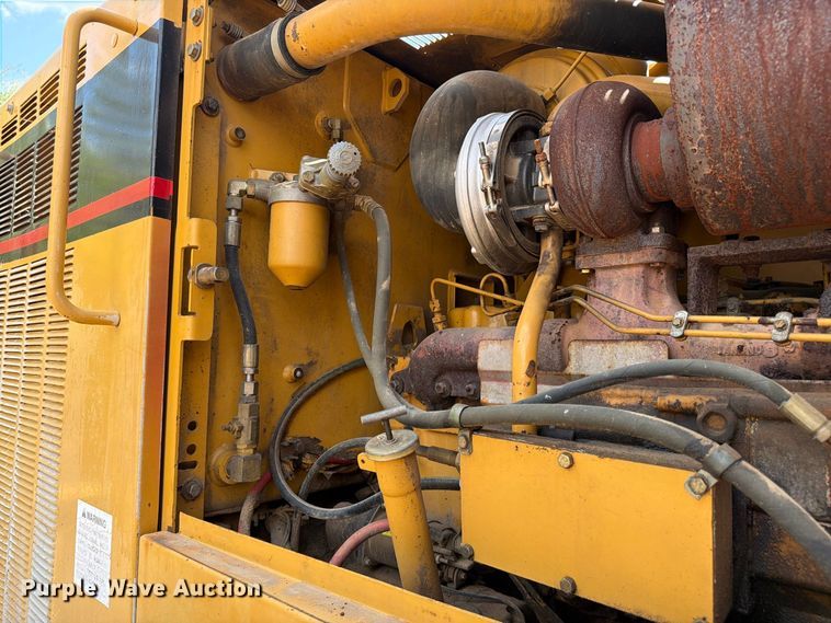 image for item FN3607 2001 Caterpillar 140H motor grader