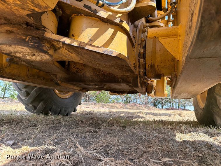 image for item FN3607 2001 Caterpillar 140H motor grader
