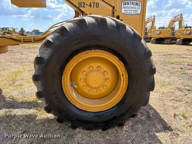 image for item FN3607 2001 Caterpillar 140H motor grader