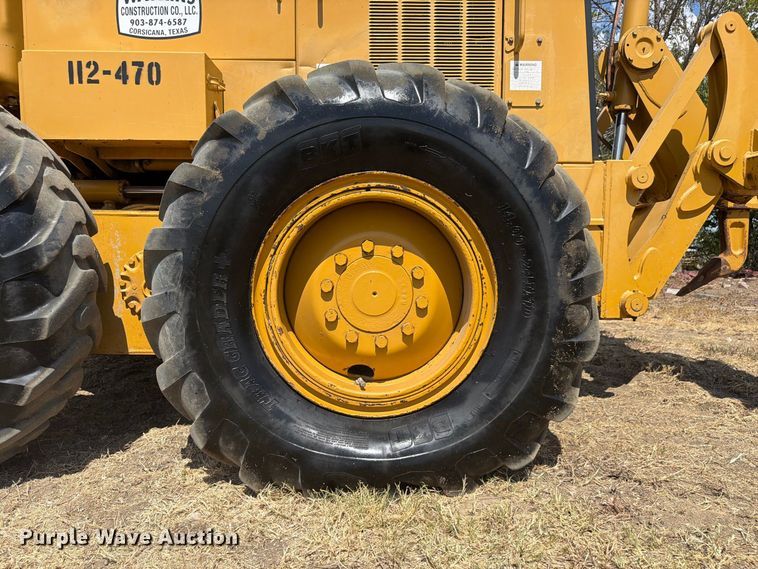 image for item FN3607 2001 Caterpillar 140H motor grader