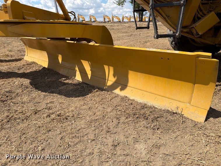 image for item FN3608 2005 Caterpillar 163H VHP motor grader