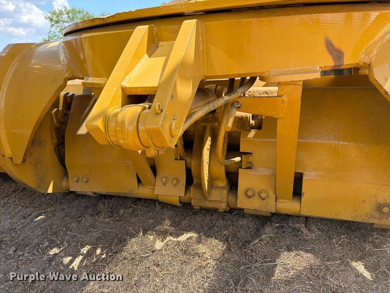 image for item FN3608 2005 Caterpillar 163H VHP motor grader